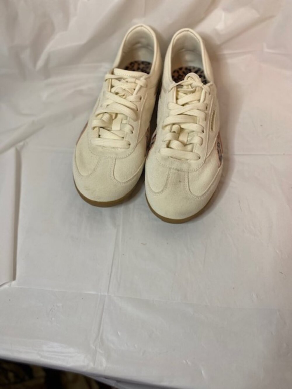 Reebok Suede Stratoflex Low Profile Sneakers Cream/Leopard Print, Women's Size 9